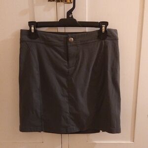 Columbia dark gray skort Sz 4